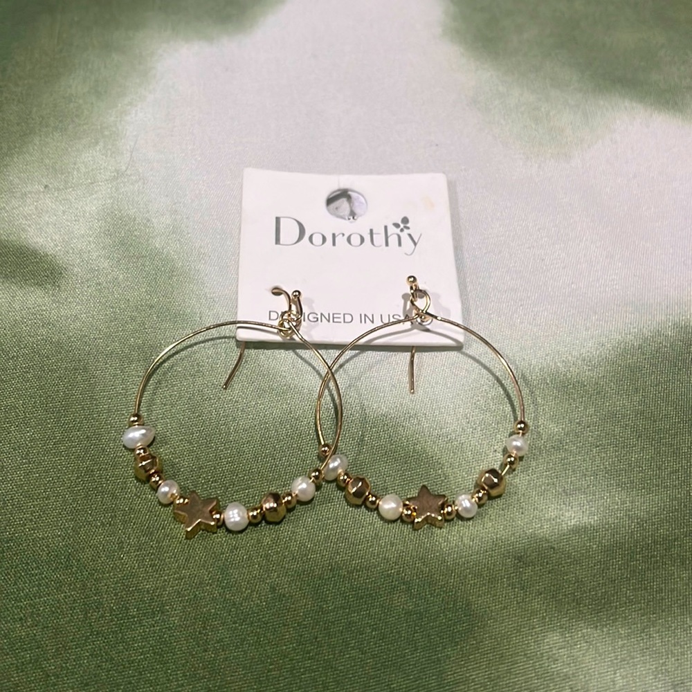 Gold hoop earrings,never worn very pretty with pearls and a cute gold star.